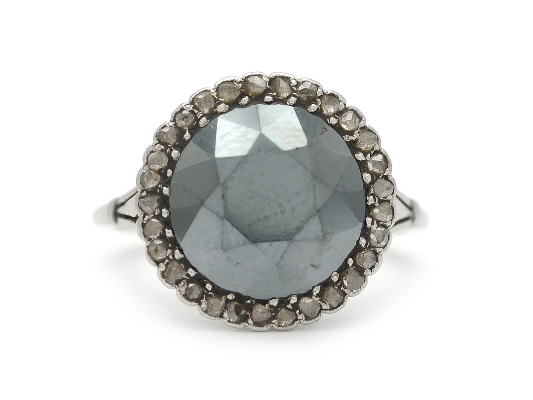RING, platina, hematit, rosenslipade diamanter, stl 16,25 mm, vikt 4,4 g. — Smycken/Ring — Kaplans