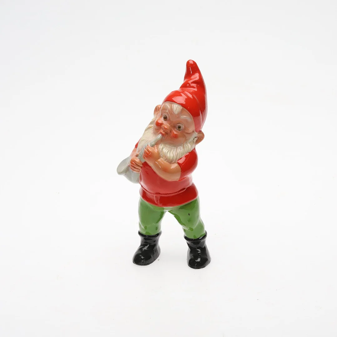 TOMTE. Bemålad terakotta med ögon av glas, Tyskland, 1900-tal. — European — Örebro Stadsauktioner