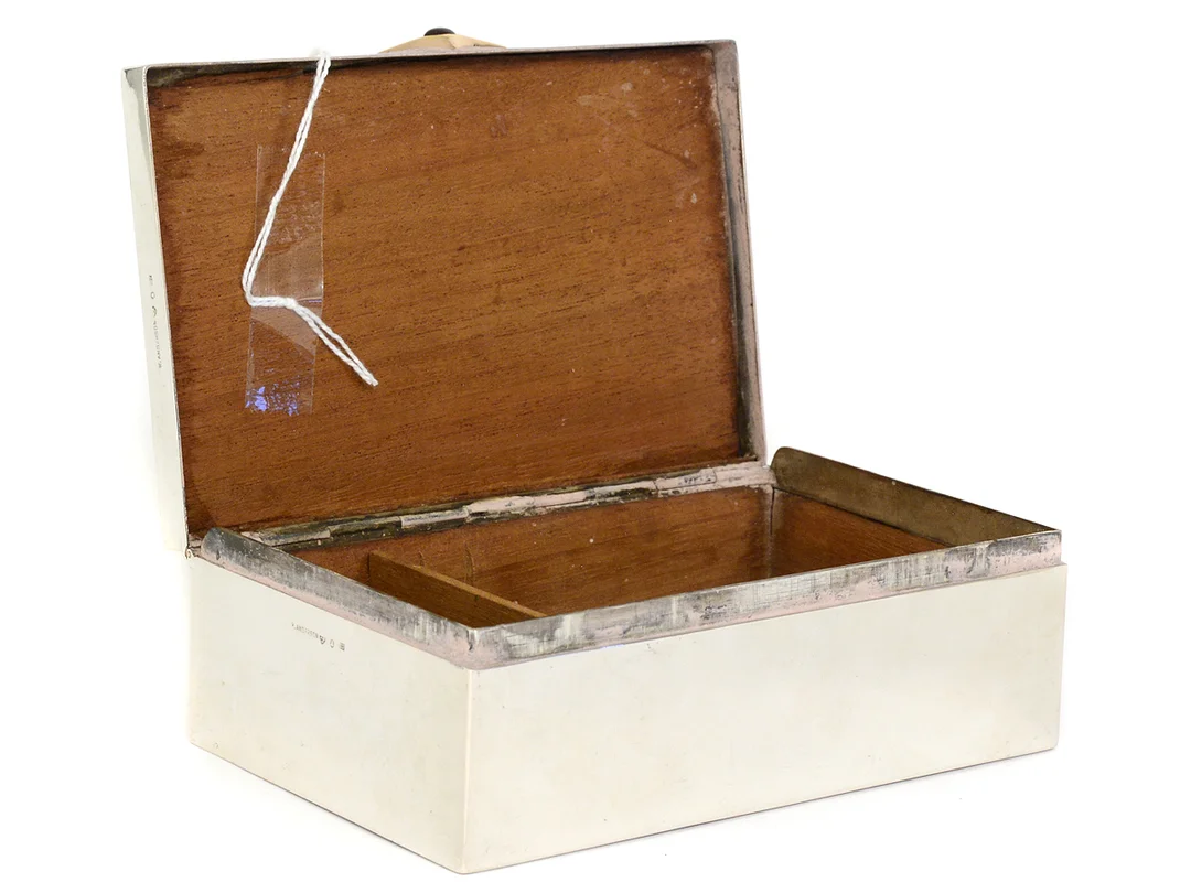 Skrin S830 759,6g, med träinlägg, med vapensköld, 14x9x5cm — Silver/Övrigt — Kaplans