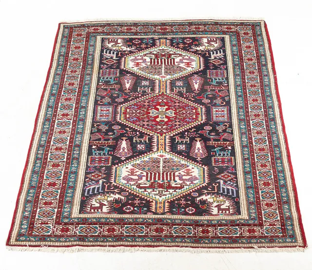 MATTA, handknuten orient ca 215 x 145 cm.