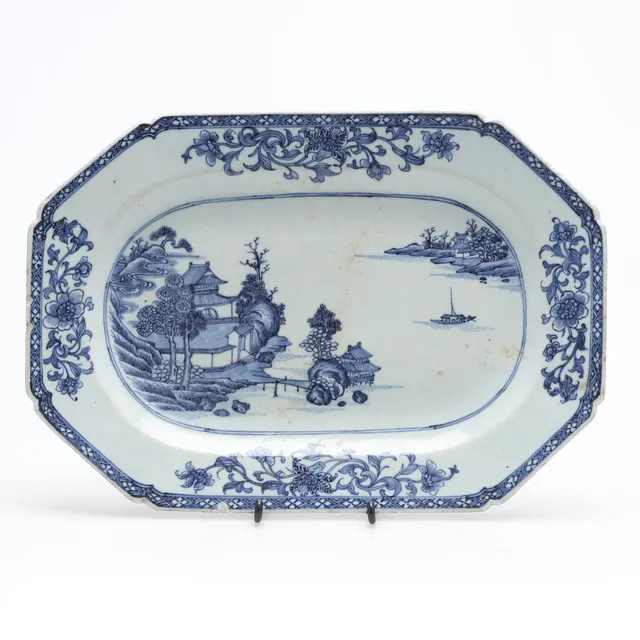 STEKFAT, porslin, Kina, Qianlong (1736-1795).