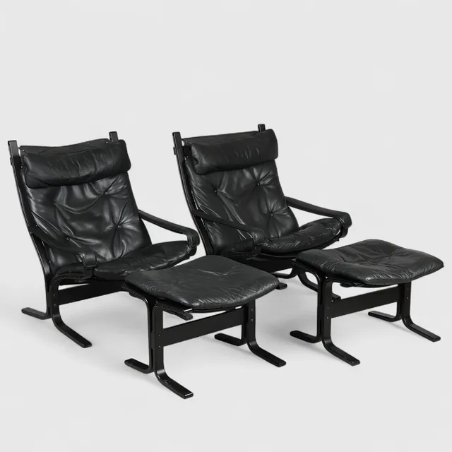 INGMAR RELLING. Et par "Siesta" lænestole med tilhørende fodskamler, Jubilæumsudgave, Ekornes, Norge, 1990, (2+2).