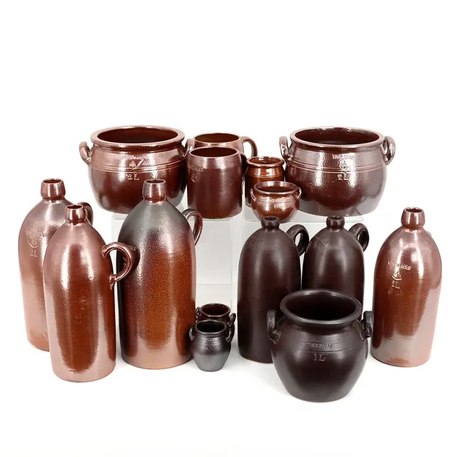 KRUS, KANNOR och MUGGAR, 15 delar, glaserat stengods, Höganäs Bolaget, 1900-talets andra hälft.