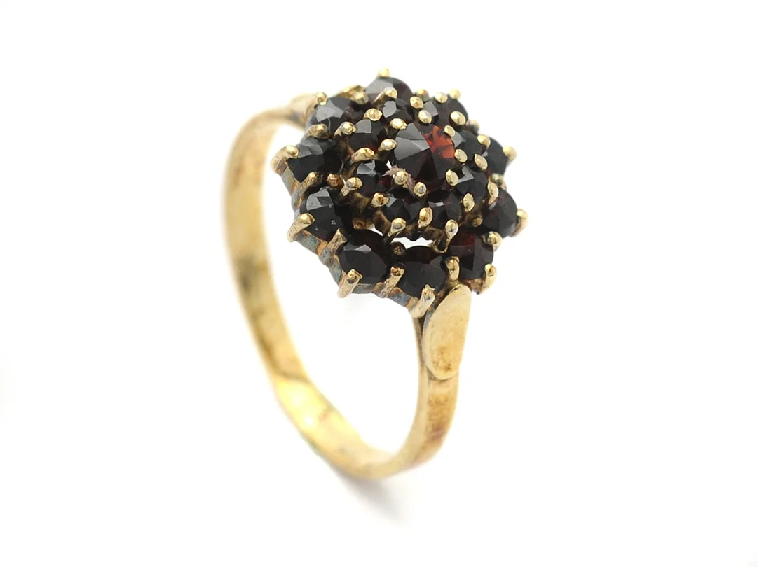 RING, förgyllt silver, granater, stl 17 mm, vikt 2,7 g. — Smycken/Ring — Kaplans