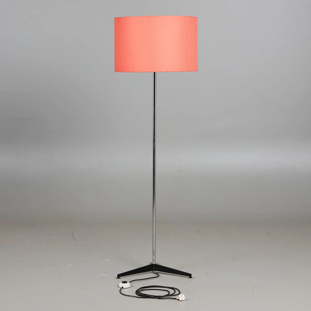 Staff, Stehleuchte / Lampe, Metall, Chrom, Stoff, 1970er Jahre, Deutschland. — Floor lights — Stockholms Auktionsverk Köln