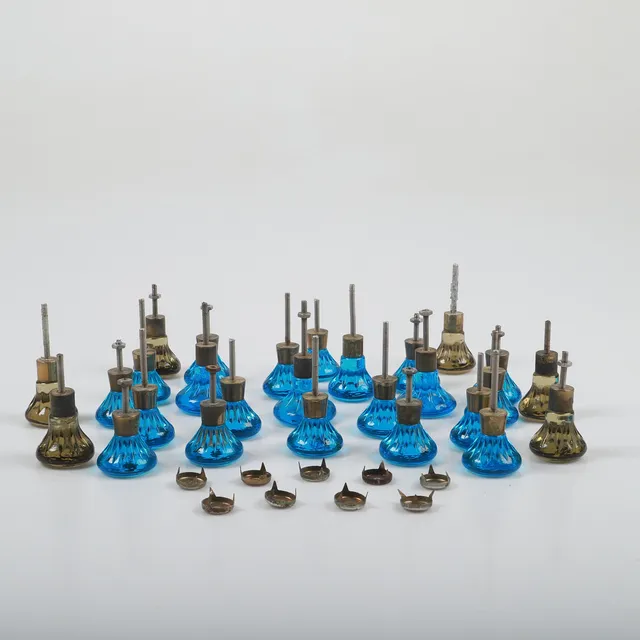 DÖRRKNOPPAR, 27 stycken, glas/mässing, 1960-tal.