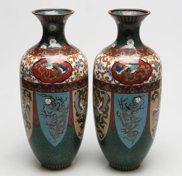 URNOR, 1 par, metall, orientaliskt motiv.