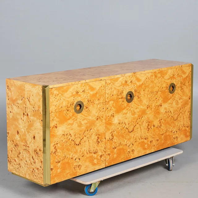 WILLY RIZZO. Mario Sabot, Sideboard / Kommode, Model 'Alveo', Wurzelholz, Messing, Entwurf 1970, Italien.