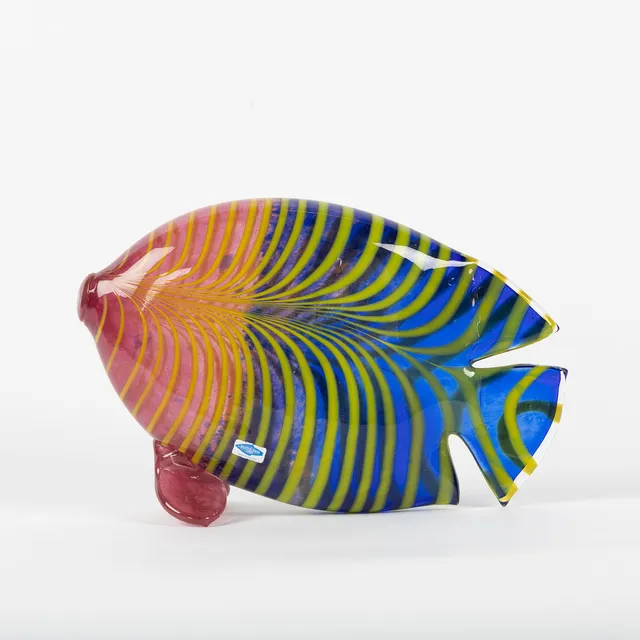 KERTTU NURMINEN. Skulptur, i form av fisk, Nuutajärvi, Notsjö, Finland.