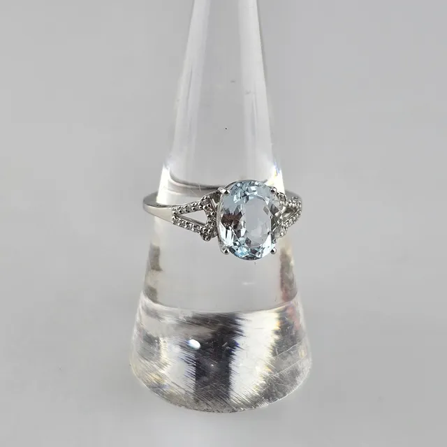 - Aqumarin-/ Diamant-Ring - 950 Platin.