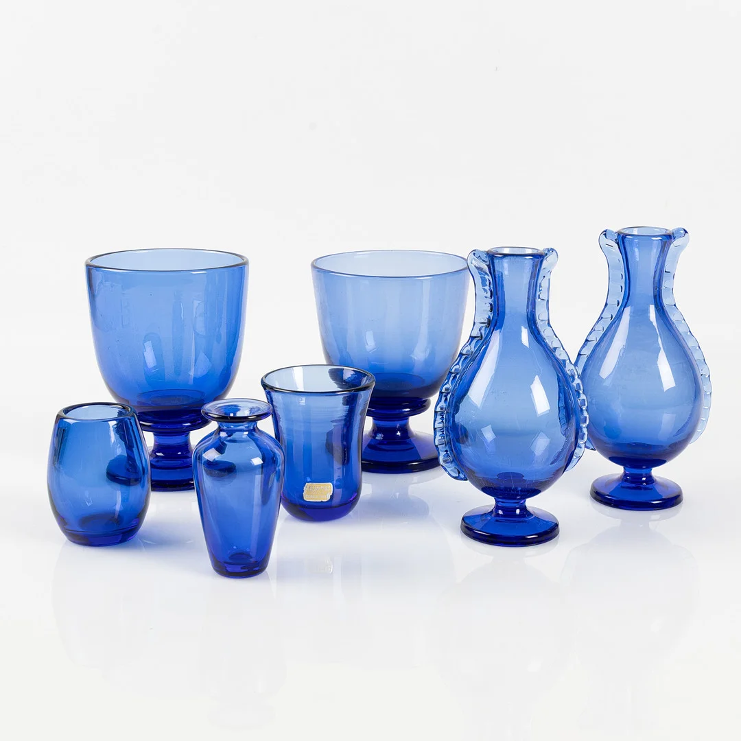 PAUL KEDELV. Samling blått glas, 7 delar, Reijmyre Glasbruk. — Utility glass — Stockholms Auktionsverk Helsingborg