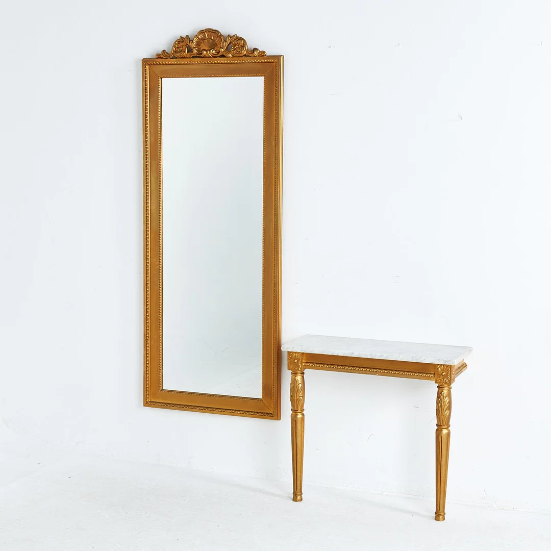 SPEGEL och KONSOLBORD. Skuren dekor samt pastellage, förgylld, marmorskiva, 1900-talets mitt. — Mirrors — Stockholms Auktionsverk Sickla