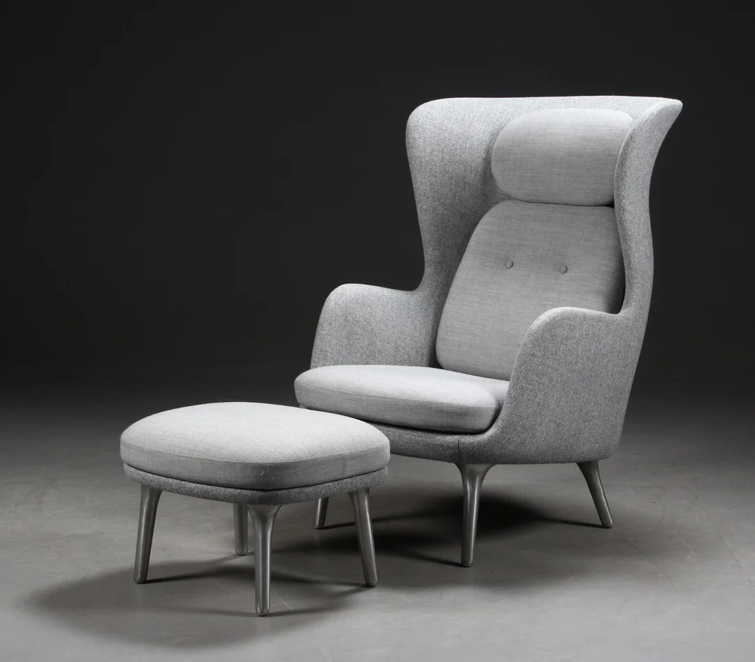 Jaime Hayon for Fritz Hansen. 'Ro' lounge chair and footstool, Model JH1 (2) — Furniture/Lounge chairs — Lauritz