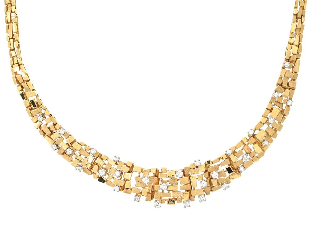 COLLIER, 18K guld, 30 briljantslipade diamanter ca 1,36 ctv, ca TW-W/VS-SI, längd ca 44 cm, vikt 57,9 g — Smycken/Collier — Kaplans