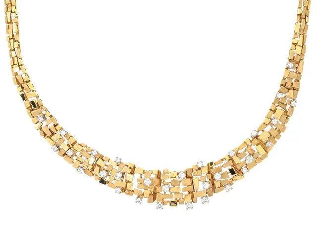 COLLIER, 18K guld, 30 briljantslipade diamanter ca 1,36 ctv, ca TW-W/VS-SI, längd ca 44 cm, vikt 57,9 g