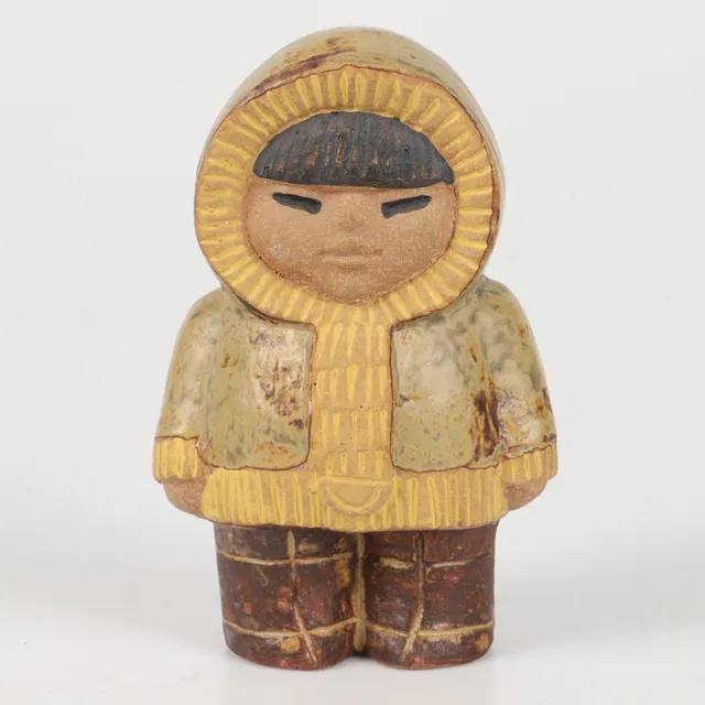 LISA LARSON. Figurin, "Eskimå" ur "Världens barn", stengods, Gustavsberg.