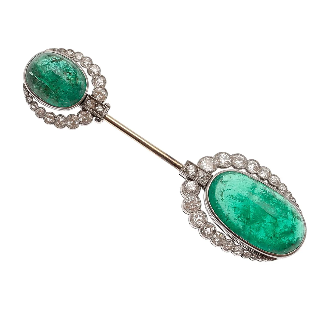 Art Deco brooch - jabot made of emeralds and diamonds, around 1930. — Brooches & Pendants — Balclis