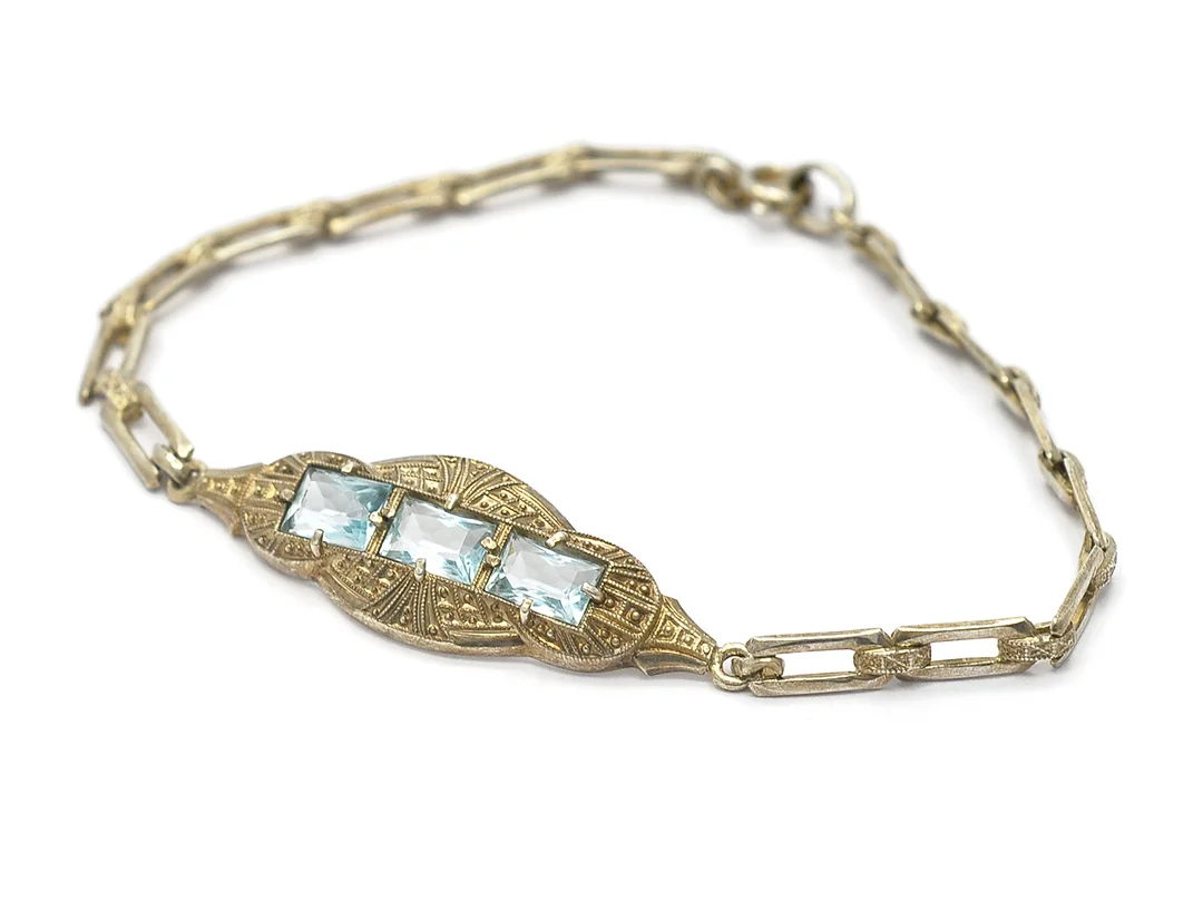ARMBAND, silver, ljusblå stenar, längd 18 cm, vikt 6,4 g. — Smycken/Armband — Kaplans