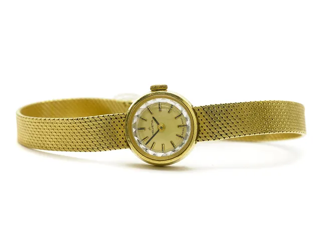 Helvetia 18K Damur, manuell, 18K länk defekt, bruttovikt 25,2g