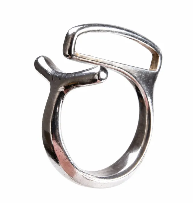 Vivianna Torun Bülow Hübe for Georg Jensen. Modern ring of sterling silver, dess.no. 190