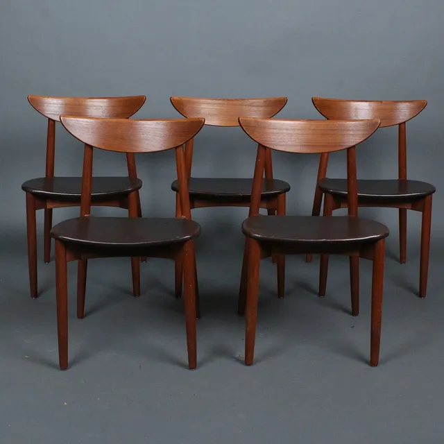 HARRY ØSTERGAARD. für Randers Møbelfabrik. Fünf Stühle/Esszimmerstühle der 1970er , Dänemark.