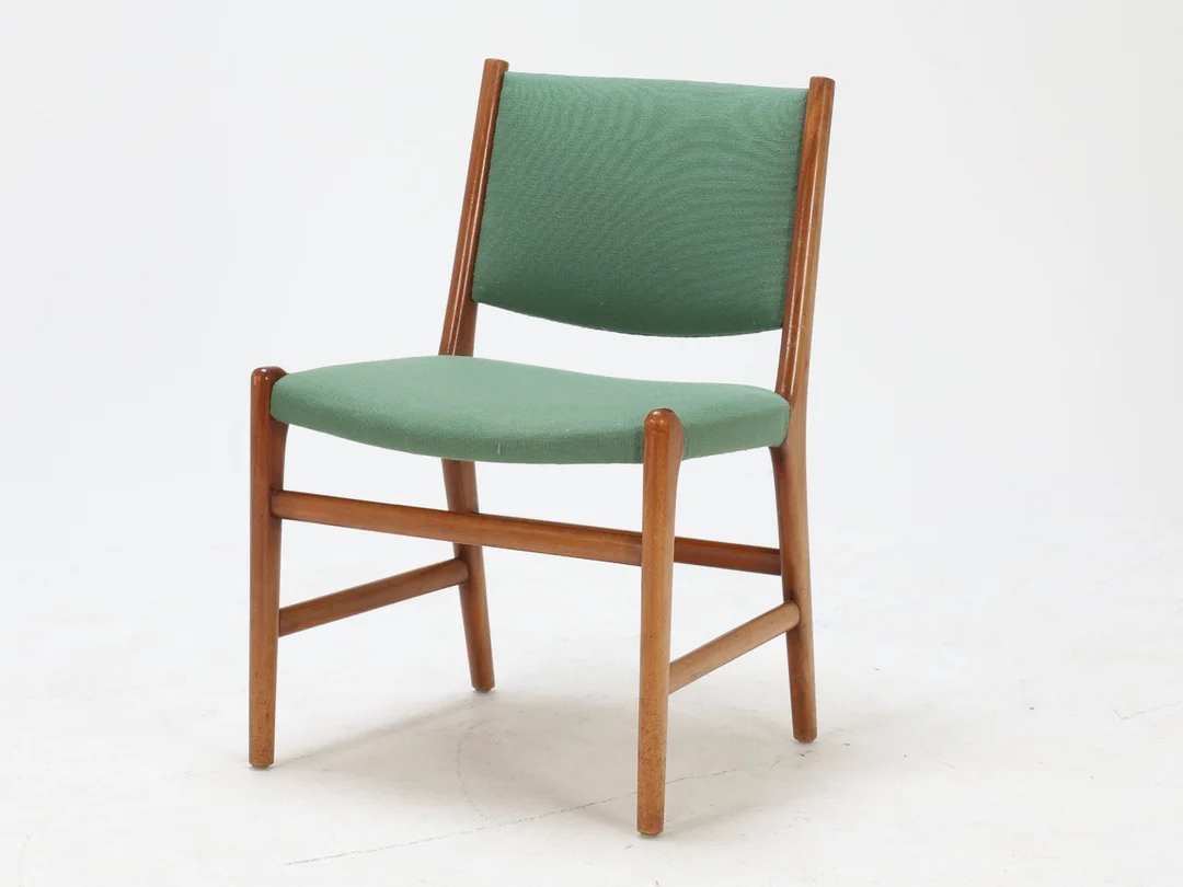 Hans J. Wegner (1914-2007) for Johannes Hansen: Teak chair — Furniture/Chairs — Lauritz