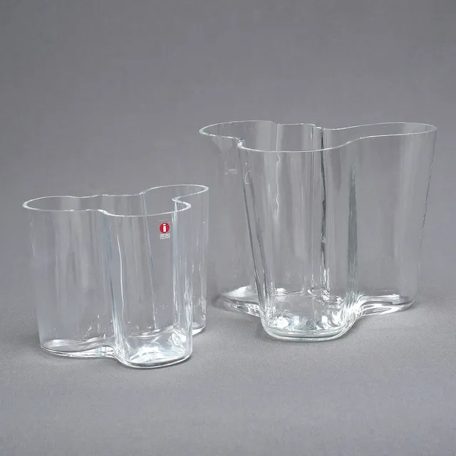 ALVAR AALTO. Vaser, 2 st, glas, "Savoy", Iittala, Finland.