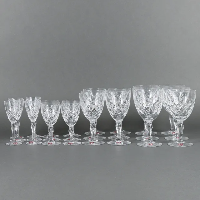 GUNNAR CYRÉN. Glas 24 delar "Karolina", Orrefors.