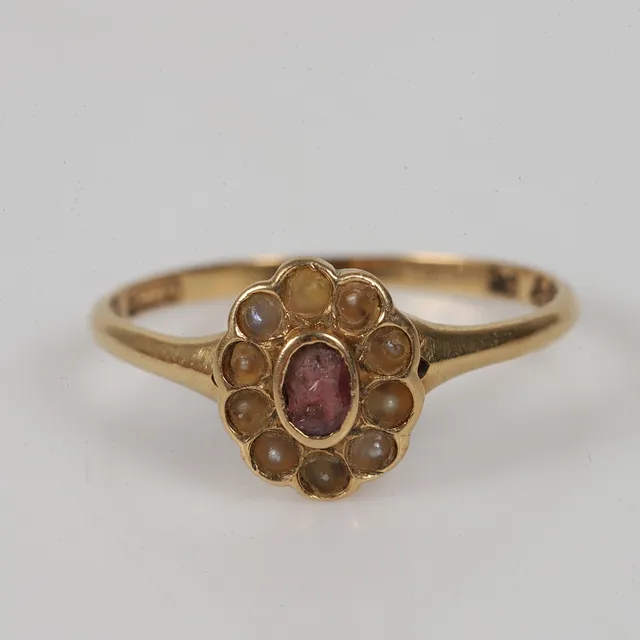 CARMOSÉRING, 18 K guld.