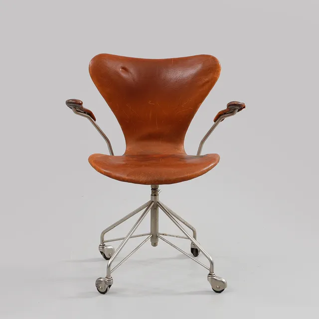 ARNE JACOBSEN. Kontorsstol, "Sjuan", Fritz Hansen, Danmark, 1950/60-tal.