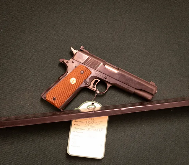 Colt Model serie 70 Gold Cup. Kaliber 45ACP . Tillv.nr. 70N86678.