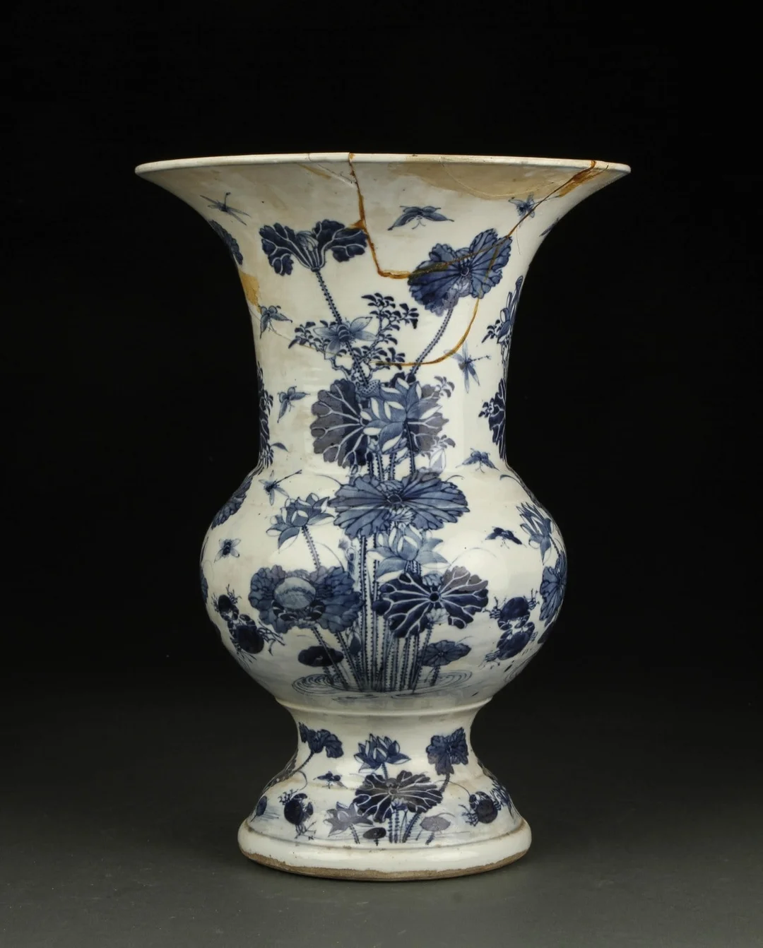 Kinesisk vase af porcelæn, 1800-tallet — Hobby and collectibles/Asian art — Lauritz