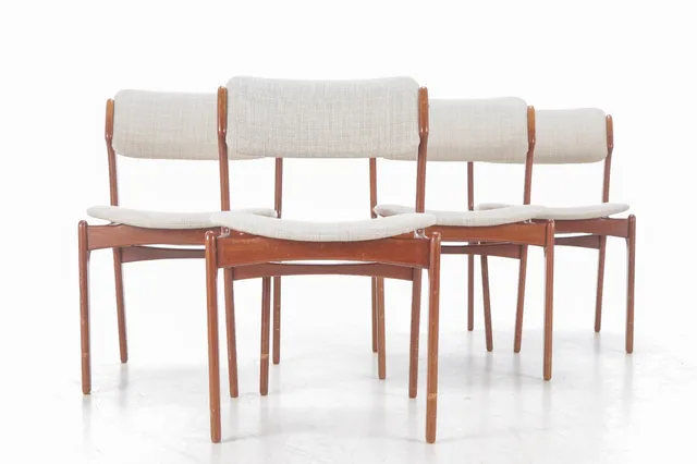 Erik Buch for Oddense Maskinsnedkeri. Four chairs made of teak wood, model 'OD-49' (4)