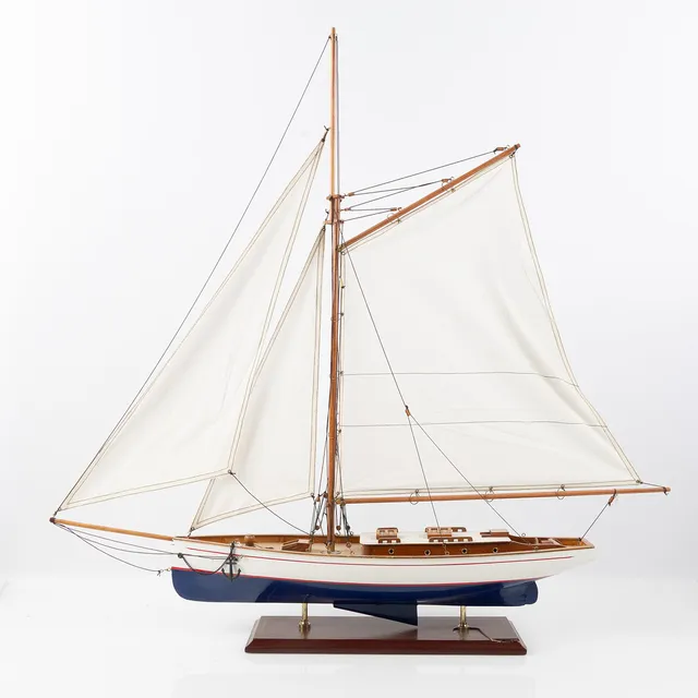 POND YACHT, seglande modell, bemålat köl, sydda segel, 1900-tal.