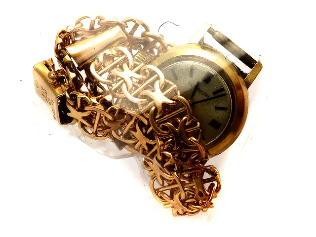 Exita 18K, manuell, 16mm, plastglas, skadad urtavla med skadad X-länk 18K Bruttovikt 19,3g