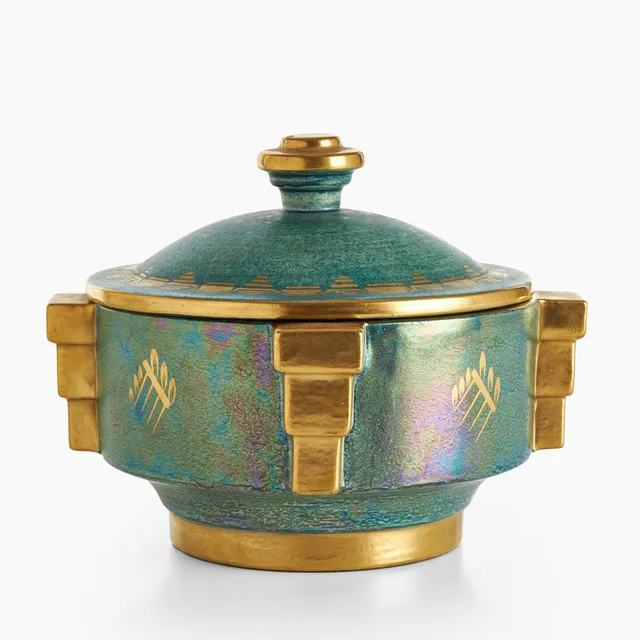 JOSEF EKBERG. Bonbonjär, Gustavsberg, 1920/30-tal, flintgods, lysterglasyr med målad gulddekor.