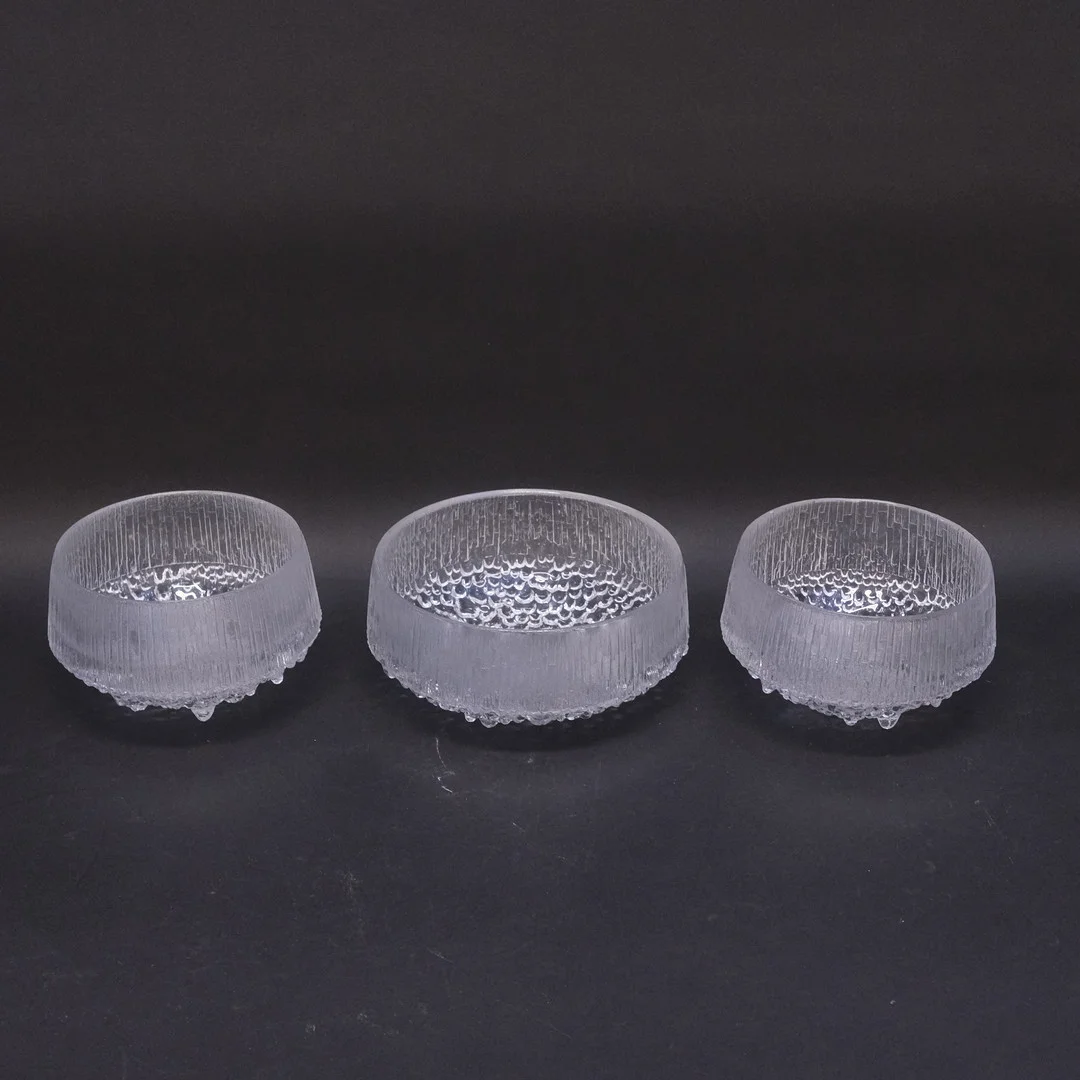 TAPIO WIRKKALA. SKÅLAR, "ULTIMA THULE", TRE STYCKEN, IITTALA. — Art glass — Björnssons Auktionskammare