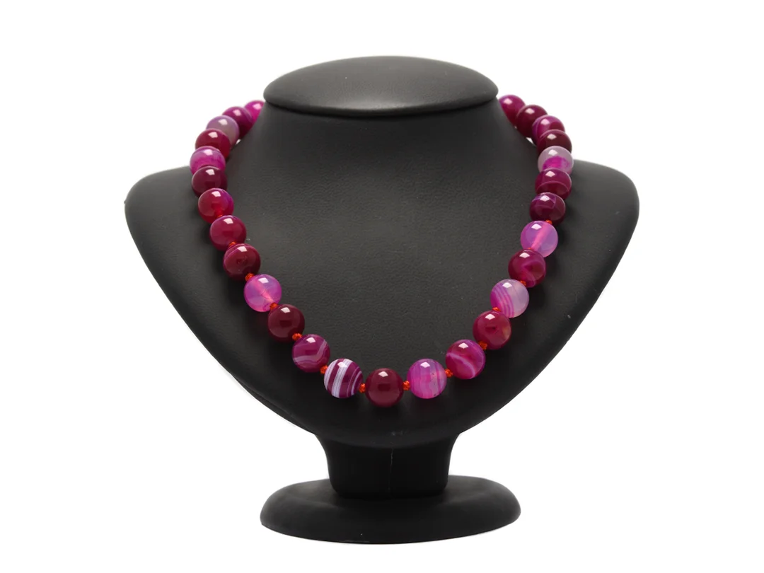 COLLIER, lila färgad agat, längd 45 cm, lås vitmetall. — Smycken/Collier — Kaplans
