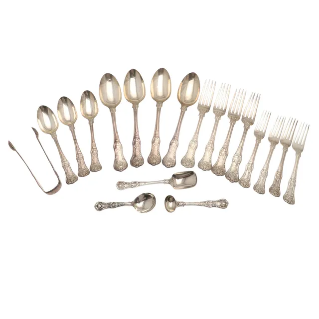 A PART SET OF SILVER QUEENS PATTERN FLATWARE.