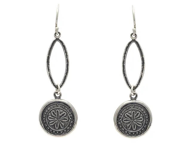 ÖRHÄNGEN, sterlingsilver, blommor längd 6 cm, vikt 8,5 g, krokar.