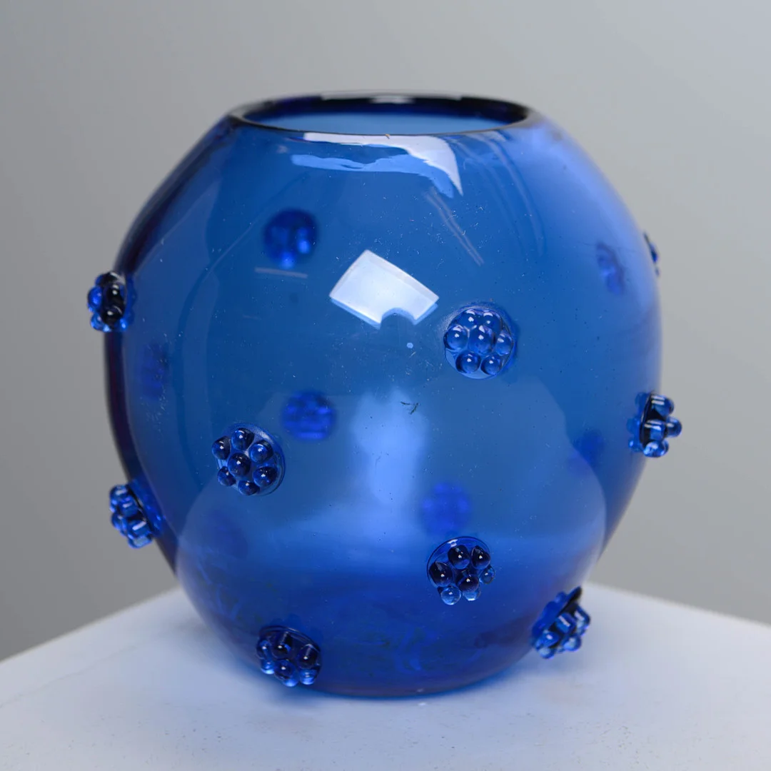 MONICA BRATT. Vas, "Hjortron", Reijmyre, 1900-talets mitt. — Art glass — Formstad Auktioner