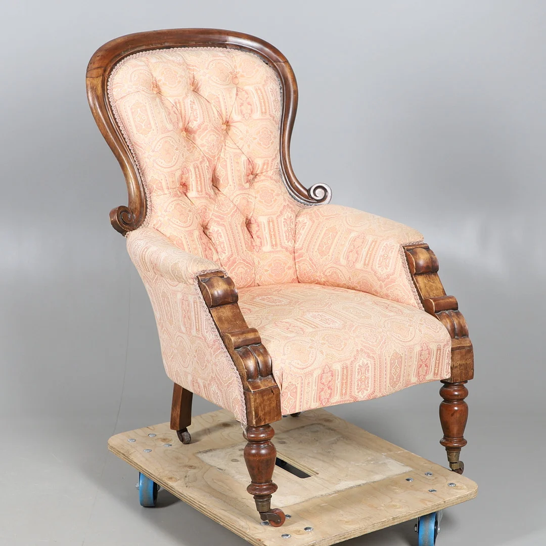 A VICTORIAN WALNUT FRAMED BUTTON BACK ARMCHAIR. — Armchairs & Chairs — Lawrences Auctioneers