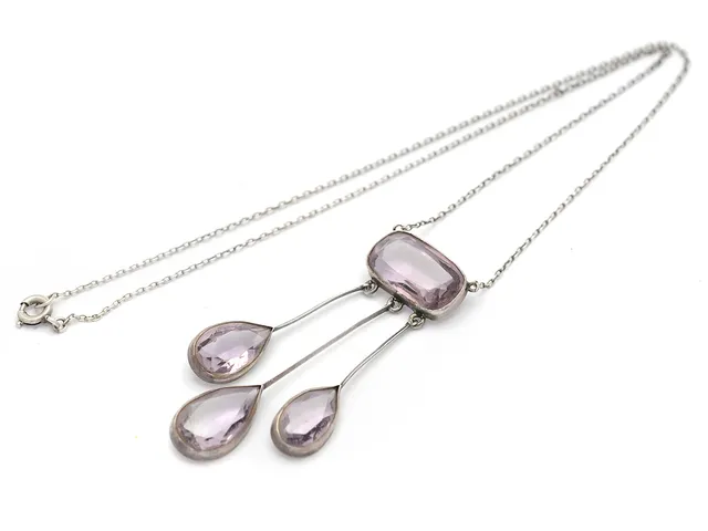 COLLIER, silver, ametister, nagg, längd 43 cm, vikt 7,5 g.