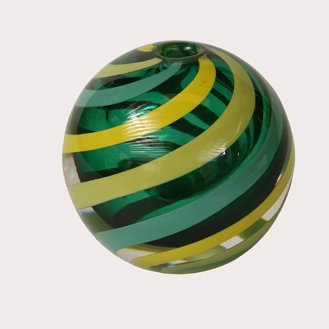 ERIKA LAGERBIELKE. Klotvas, glas underfång med dekor av ränder, "Occidentis", limiterad upplaga nr 130/499, signerad Orrefors, 2004.