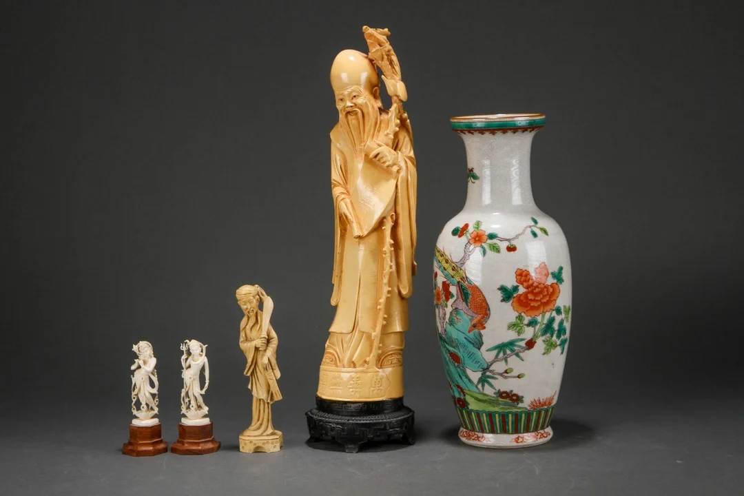Samling asiatiske genstande(5) — Hobby and collectibles/Asian art — Lauritz