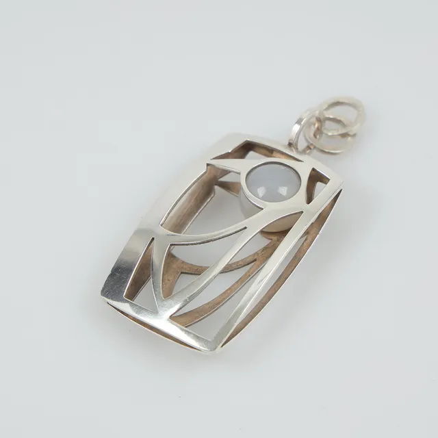 ELIS KAUPPI, Hänge, 813 silver, kalcedon, Kupittaan Kulta, Åbo 1966.