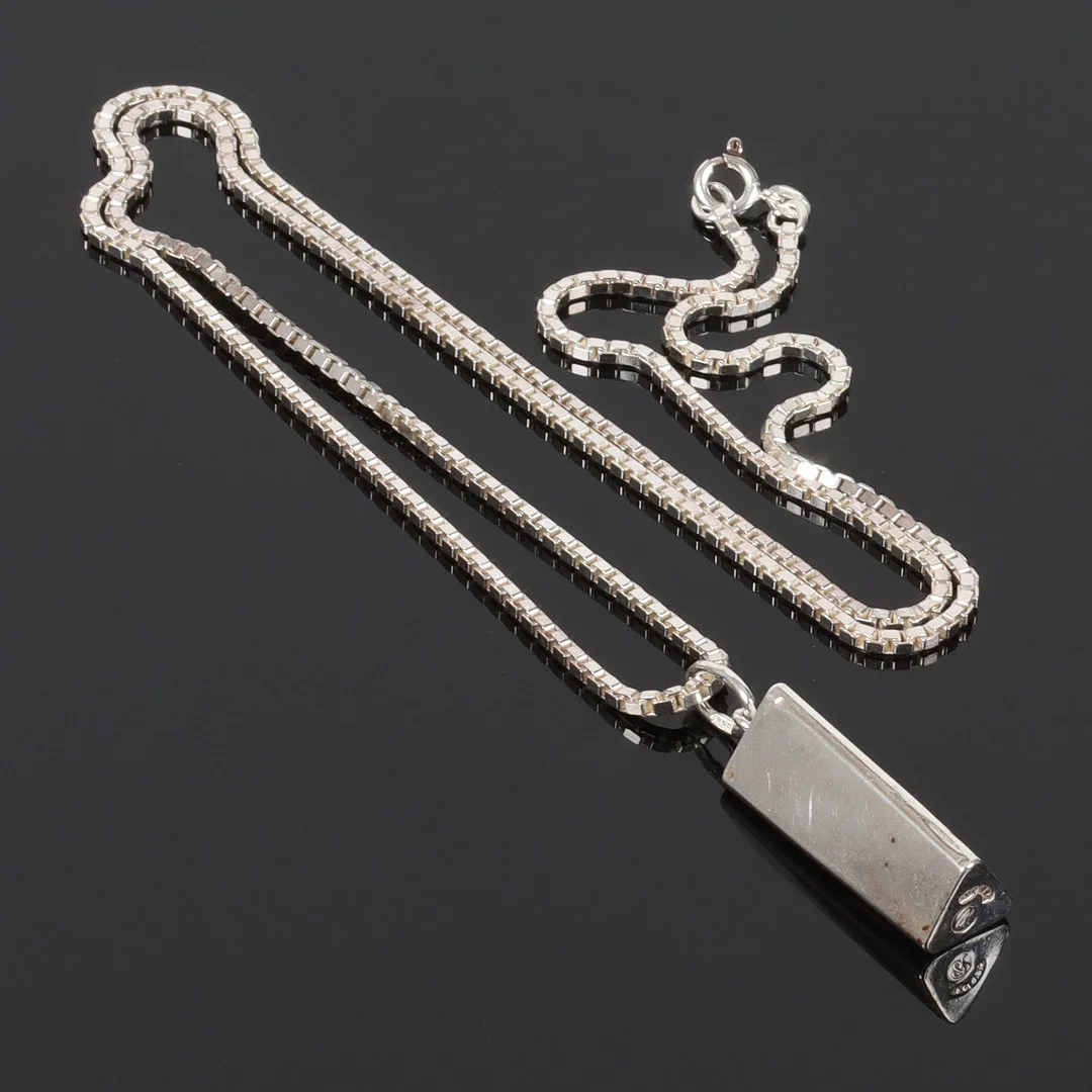 HÄNGE med kedja, sterlingsilver, Handels AB IPO Sundsvall, 1900-tal. — Brooches & Pendants — Stadsauktion Sundsvall
