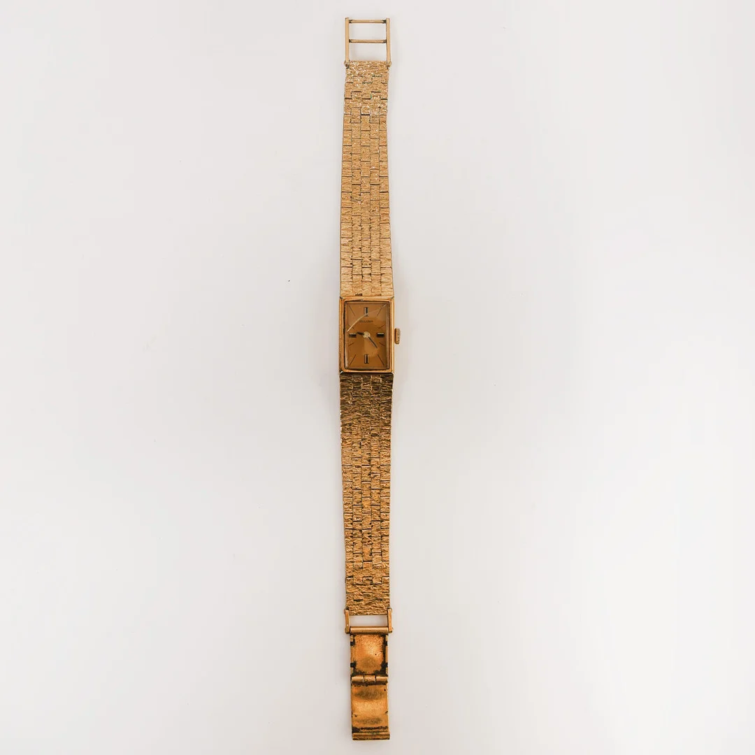 A BULOVA LADIES WRISTWATCH. — Wristwatches — Bishop & Miller