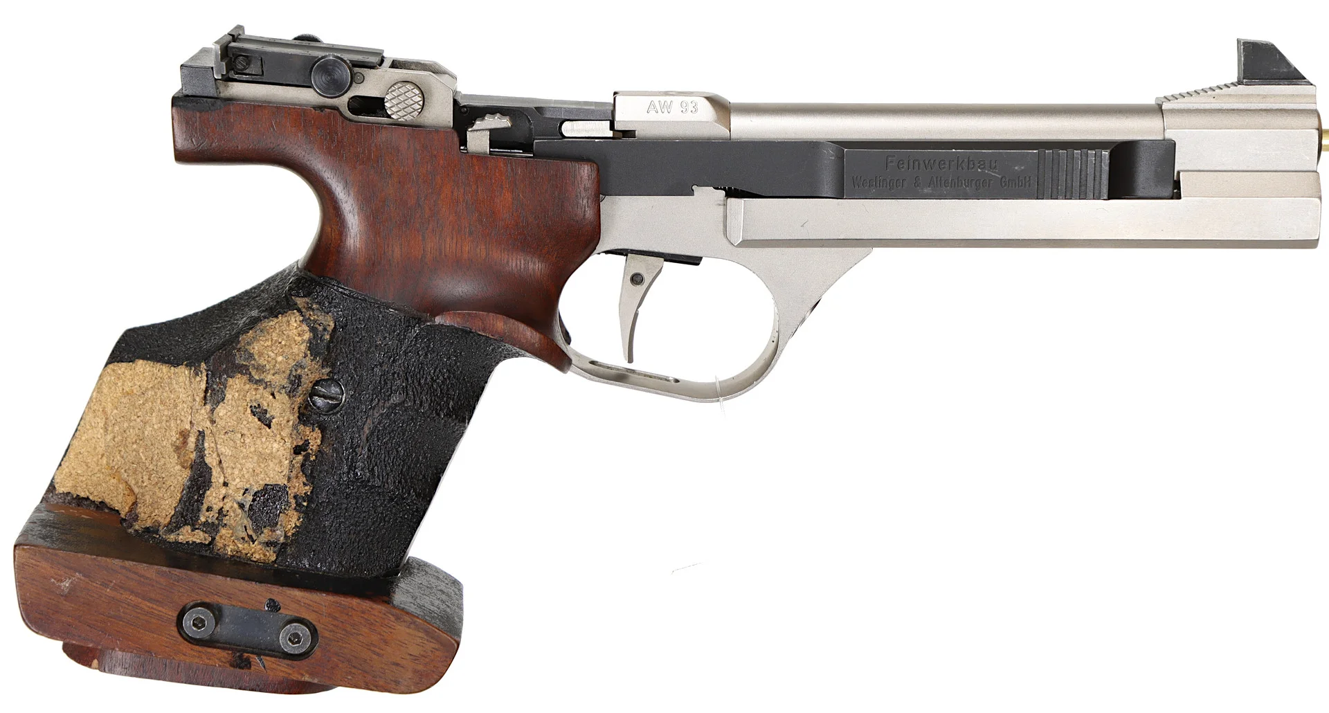 12. PISTOL, Halvautomatisk, fabrikat Feinwerbau, modell AW93, kaliber .22LR, tillv.nr 3559, se-nr SE0401915. — Pistols — Walter Borg