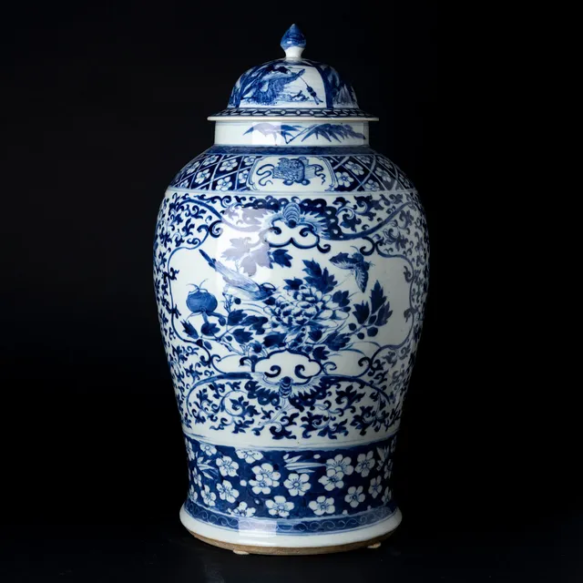 LOCKURNA, porslin, Kina, sen Qing 1800/1900-tal.